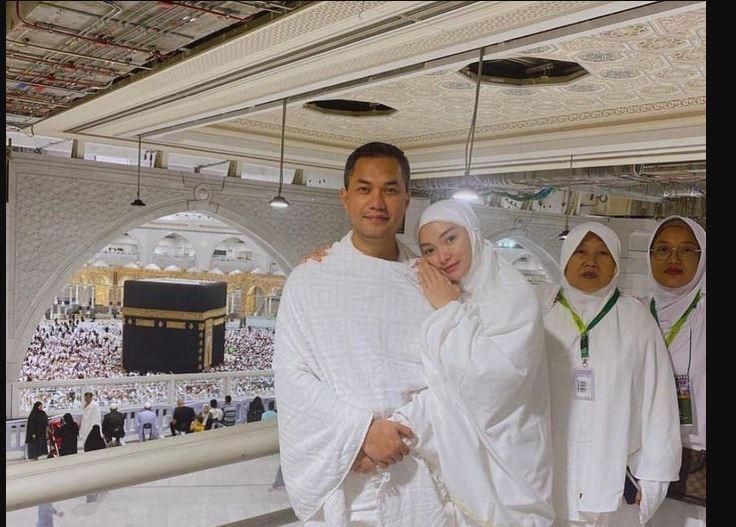 Zaskia Gotik Diajak Umrah Usai Sirajuddin Mahmud Diperiksa KPK