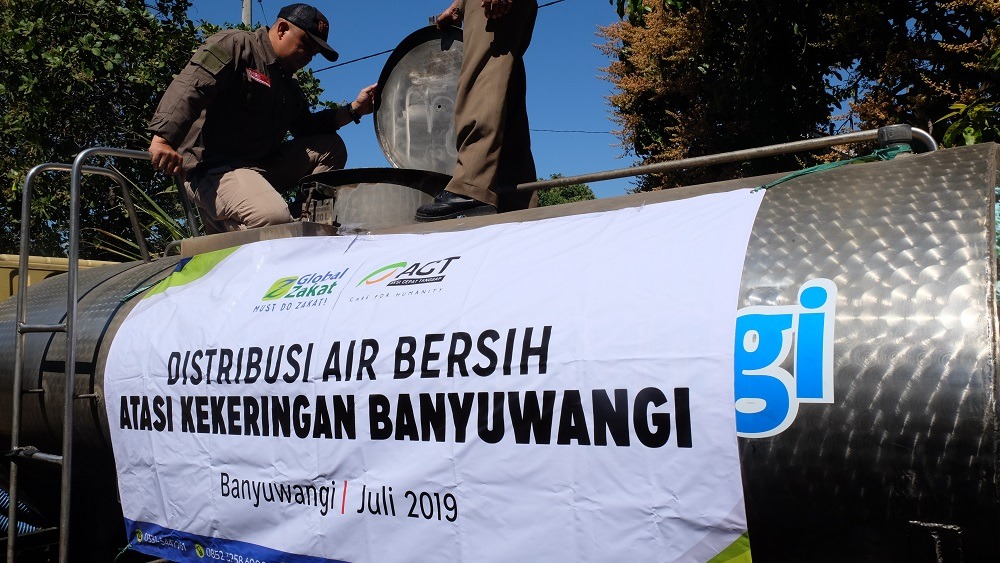 act-distribusikan-belasan-ribu-air-bersih-ke-warga-banyuwangi.jpg