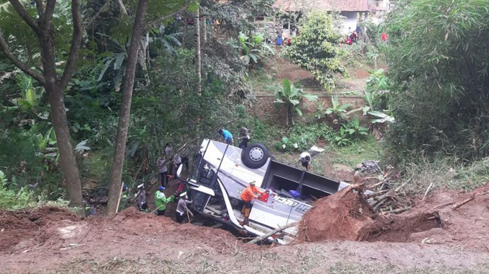 Kecelakaan Bus Masuk Jurang di Sumedang, Evakuasi Penumpang Butuh 6 Jam