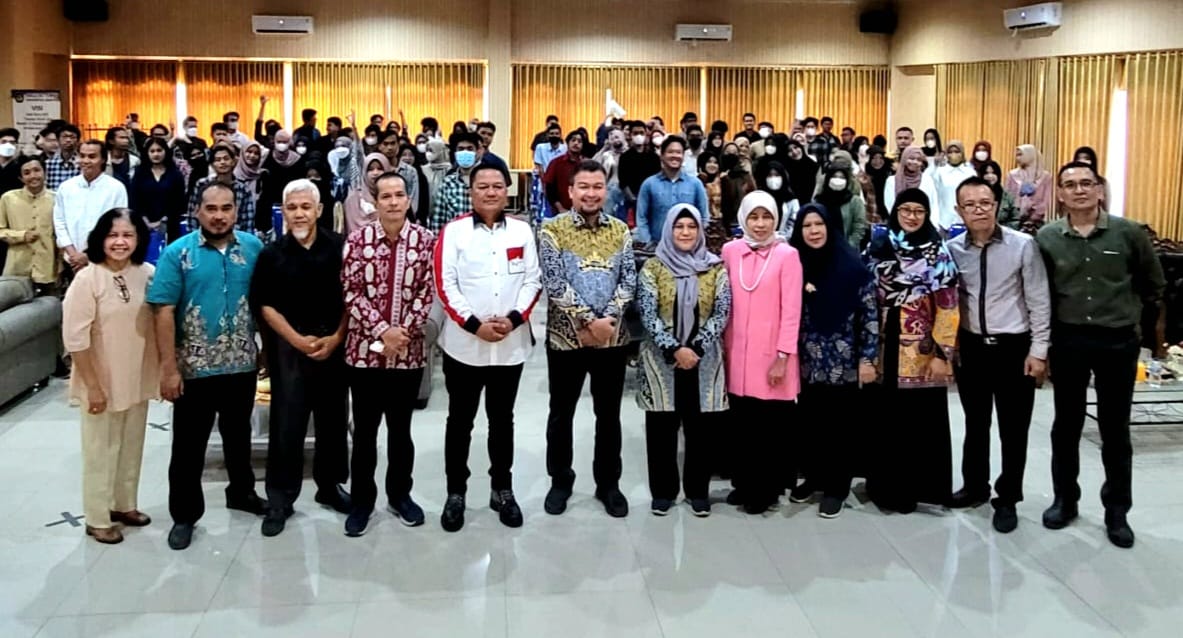 Thomas Azis Riska Beri Kuliah Umum di Unila, Bahas Tiang Tapak dan Keramba Apung di Pulau Tegal Mas