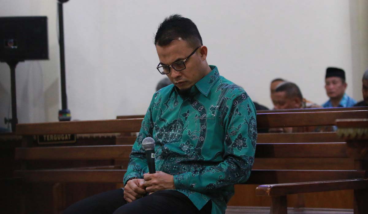 agus-bn-berzikir-jalani-sidang-perdana.jpg
