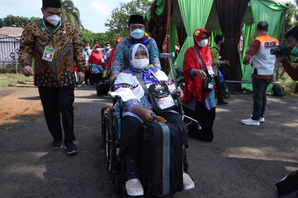 Gantikan Ayah yang Meninggal Dunia, Anggota Polda Lampung Ini Senang Bisa Naik Haji