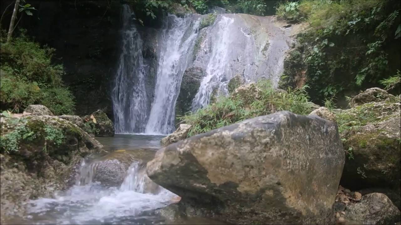 Air Terjun Way Karang, Gelombang Airnya Indah Membentuk Embun