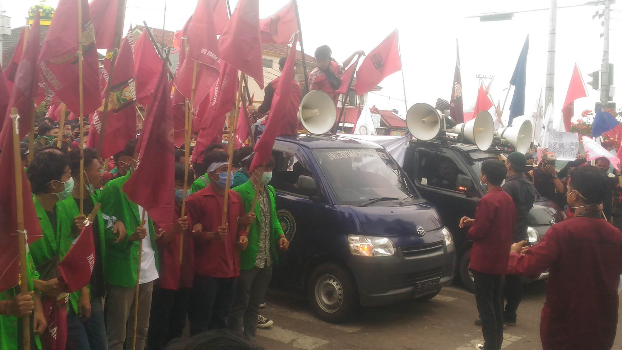 Aksi Tolak Omnibus Law UU Cipta Kerja di DPRD Lampung: Mahasiswa Lampung Tidak Ada Premanisme