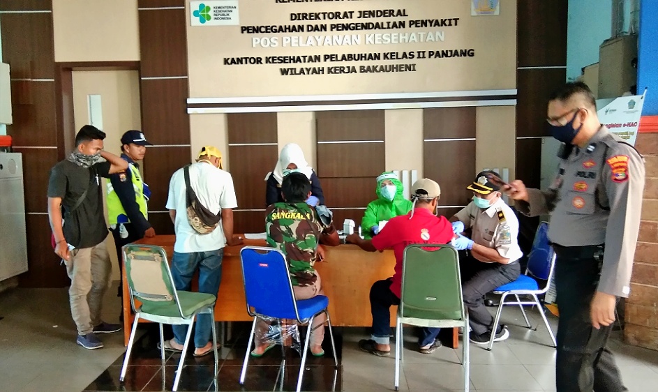 aktivitas-bantuan-pelayanan-rapid-test-di-klinik-kkp-di-pelabuhan-bakauhen.jpg