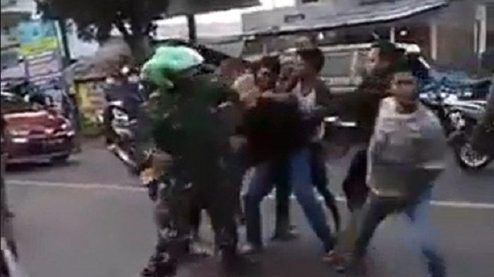 anggota-tni-dikeroyok-pemuda.jpg