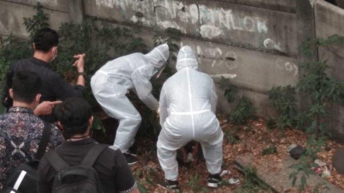 Anjing Pelacak Endus Pemilik Pisau di TKP Pembunuhan Editor Metro TV