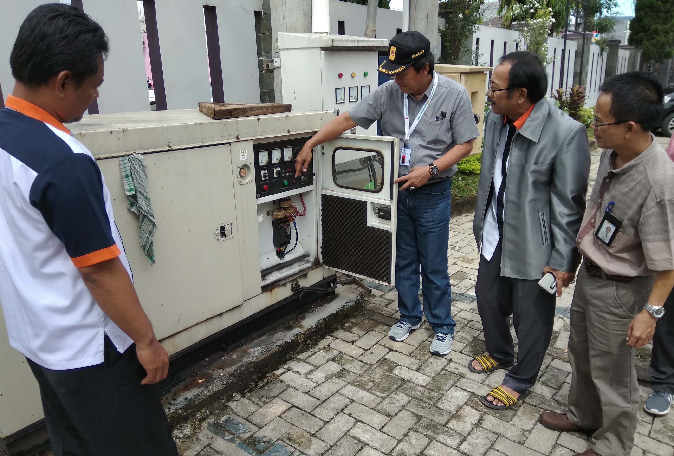 antisipasi-pemadamansmti-siapkan-genset-berkapasitas-50-kva_20180404_132013.jpg