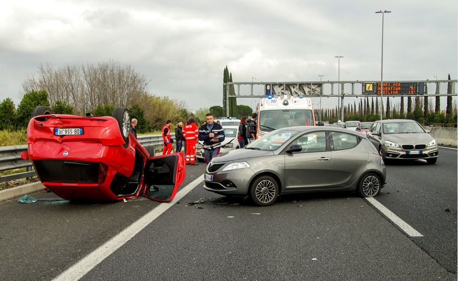 Arti Mimpi Melihat Kecelakaan, Peringatan dalam Hubungan Asmara