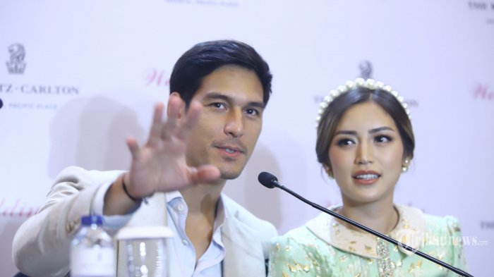 artis-cantik-mau-gelar-pesta-nikah-di-4-tempat-reaksi-wajah-calon-suami-kedua-ditertawakan.jpg