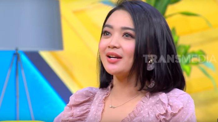 Reaksi Wika Salim saat Ditanya Kedekatannya dengan Seorang Polisi