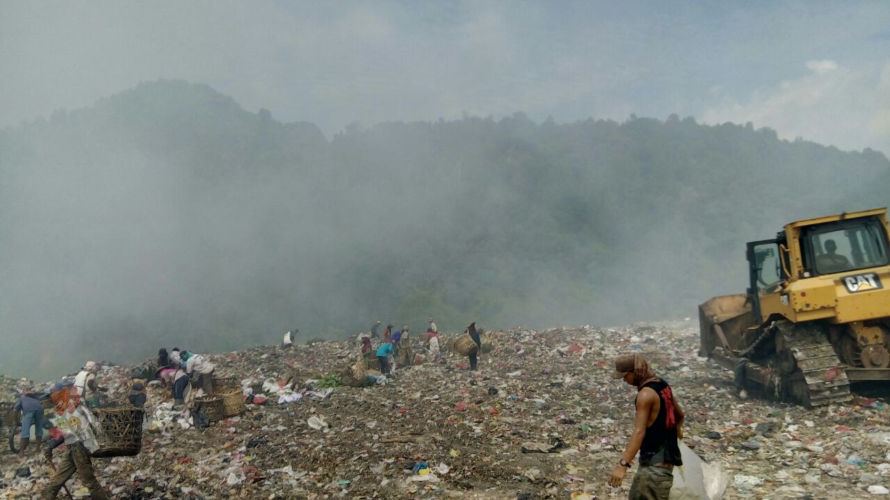 TPA Bakung Masih Dalam Kondisi Siaga Usai Kebakaran, Pemulung Tetap Ramai