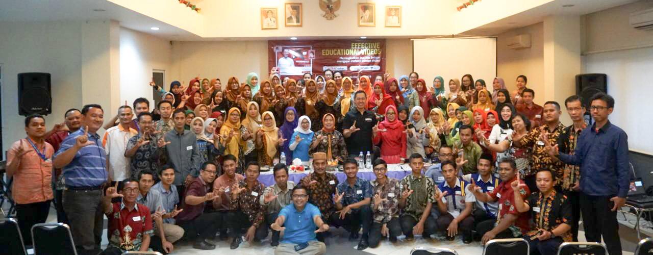 Astra Otoshop Dukung Guru Melek Teknologi di Lampung