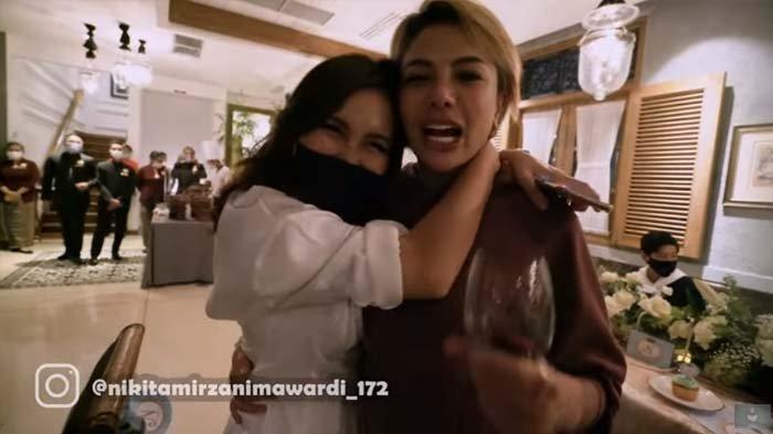 Ayu Ting Ting Tolak Cincin Pernikahan dari Nikita Mirzani