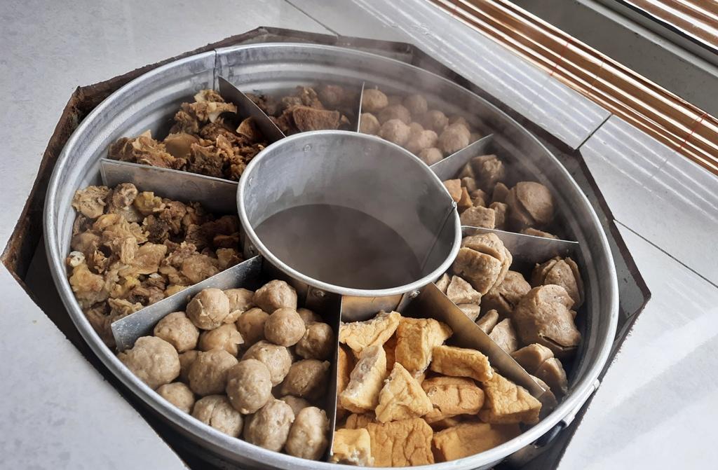 Kedai Bakso Anzulfar di Metro, Bisa Ambil Bakso Sepuasnya dengan Harga Rp 20 Ribu per Mangkuk