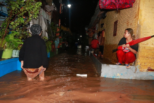 banjir-di-bandar-lampung_20170221_181614.jpg