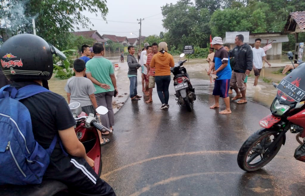 banjir-di-desa-krawang-sari-kecamatan-natar.jpg