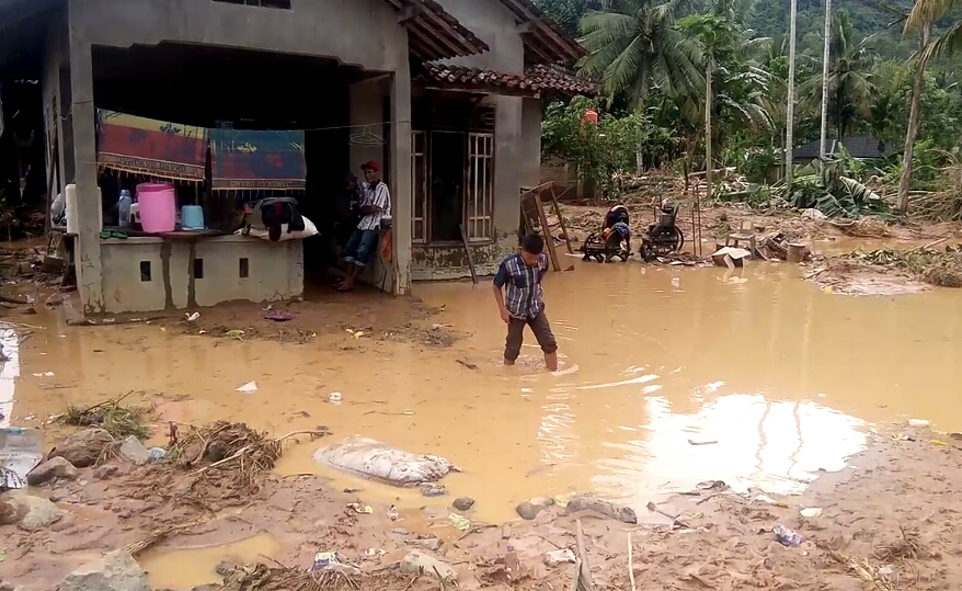 banjir-di-semaka-11.jpg