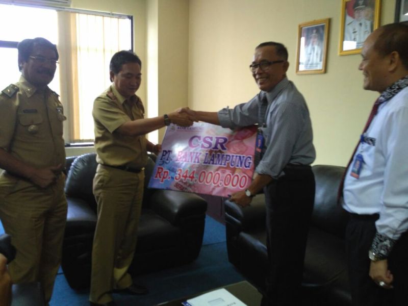 Bank Lampung Serahkan CSR Rp 344 Juta ke Pemkot