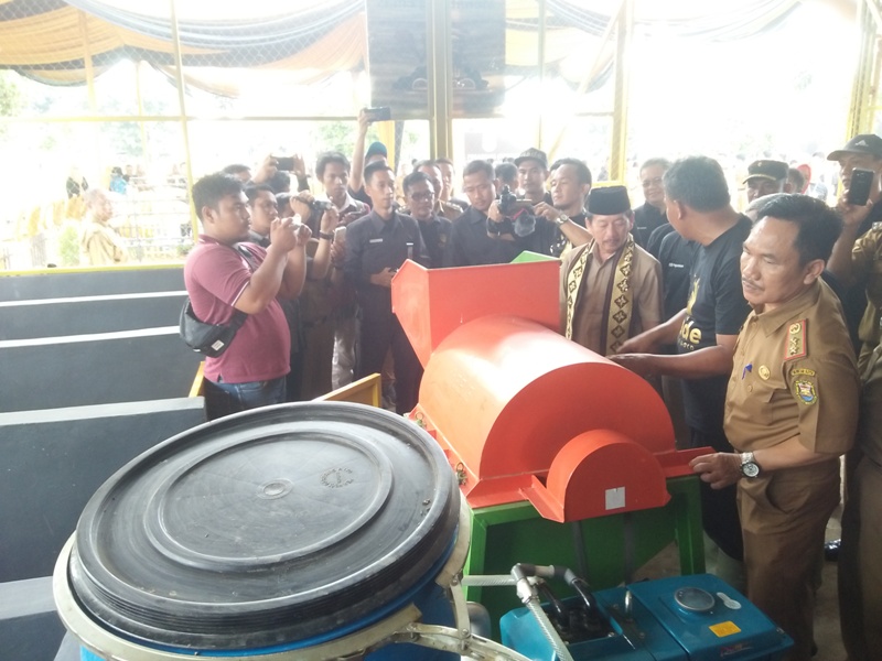 Buang Sampah Dapat Emas di Bank Sampah The Gade Clean and Gold