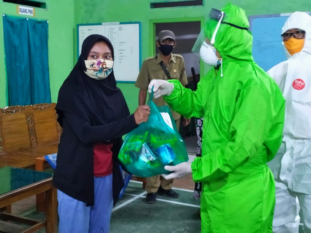 bantuan-sembako-pada-30-warga-yang-isolasi-mandiri.jpg