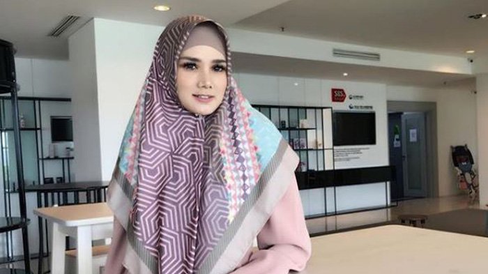 begini-penampakan-wajah-mulan-jameela-istri-ahmad-dhani-jika-jadi-laki-laki.jpg