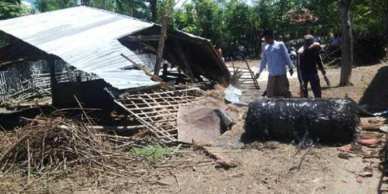 Geger! Empat Benda Misterius Jatuh dari Langit Mengagetkan Warga Desa