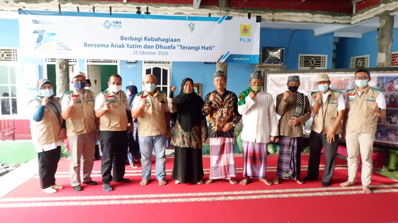 berbagi-kebahagiaan-pln-salurkan-bantuan-untuk-75000-anak-yatim-dan-dhuafa.jpg