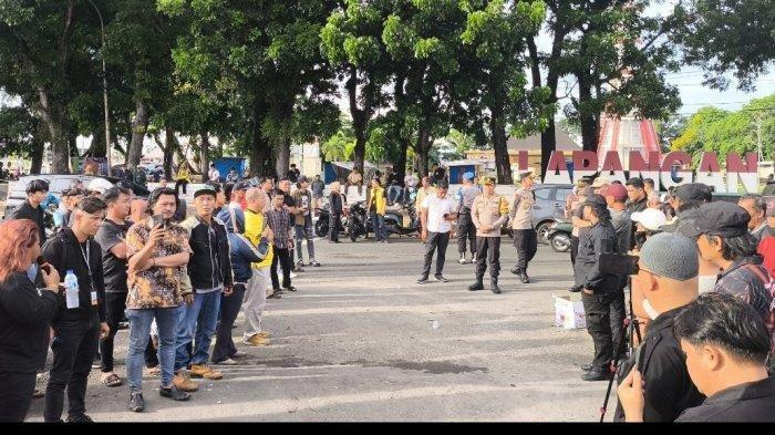 Gubernur Bengkulu Pakai Seragam Polantas saat Dibawa KPK untuk Mengelabui Massa
