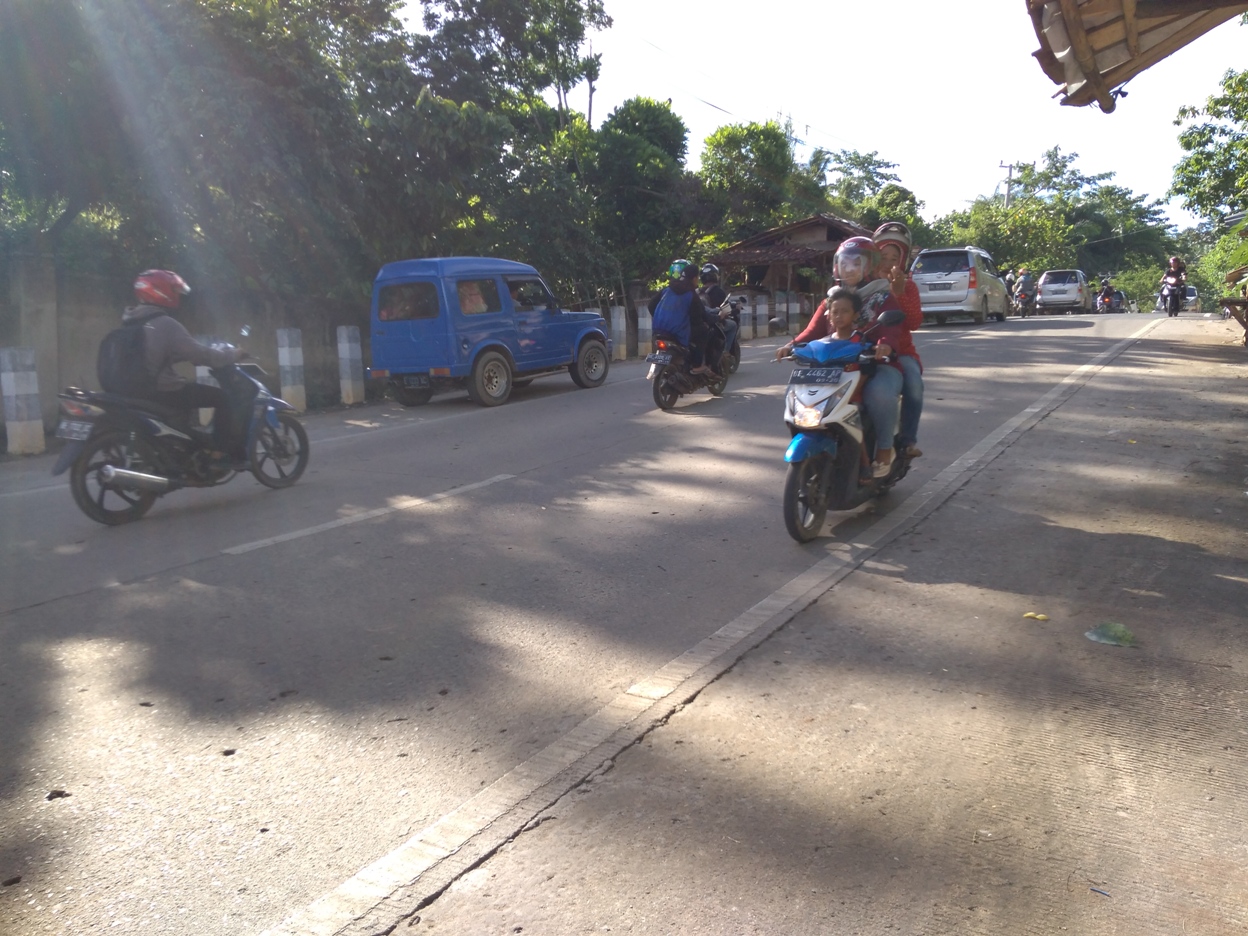 berhati-hatilah-saat-melintas-di-jalan-raden-imba-kusum_20180101_231408.jpg