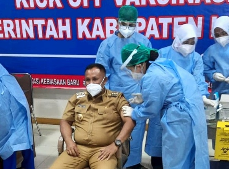 breaking-news-bupati-nanang-ermanto-penerima-vaksin-covid-19-perdana-di-lampung-selatan.jpg