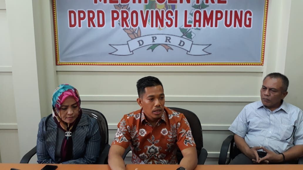 breaking-news-fauzan-sibron-tegaskan-ott-kpk-terhadap-bupati-lampura-tak-terkait-mahar-politik.jpg