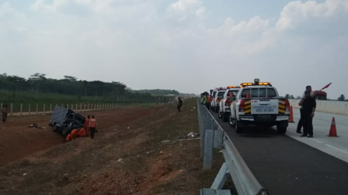 breaking-news-lakalantas-di-tol-lampung-kilometer-127-1-orang-meninggal-dunia.jpg