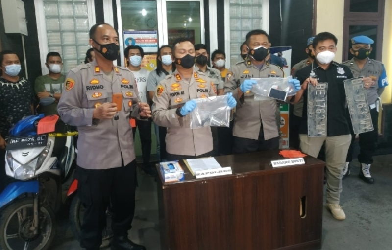 breaking-news-polisi-tembak-mati-gembok-perampokan-yang-meresahkan-warga-lampung-tengah.jpg