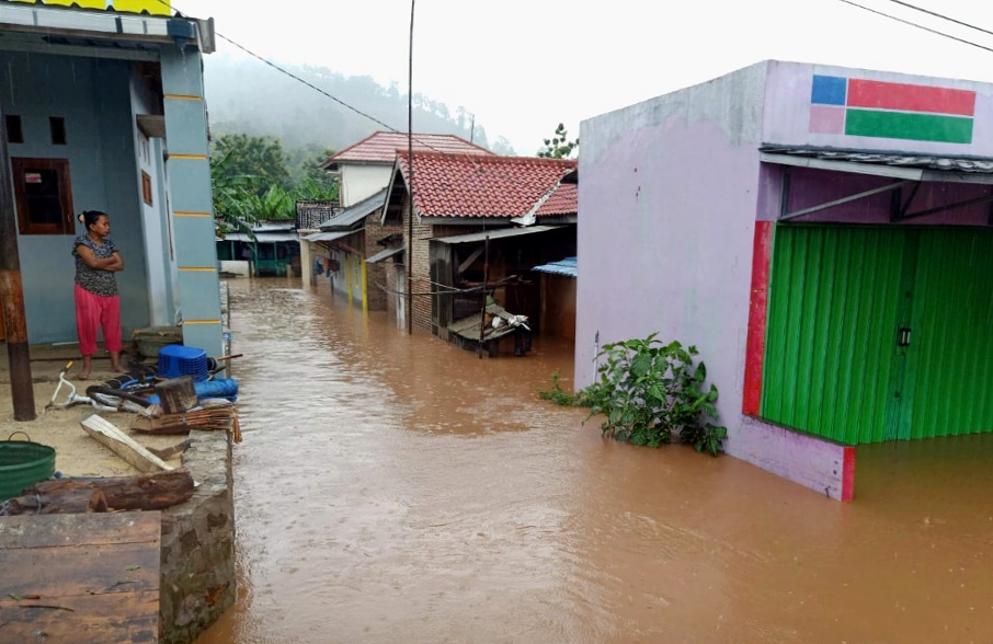 breaking-news-puluhan-rumah-di-lampung-selatan-terendam-banjir.jpg