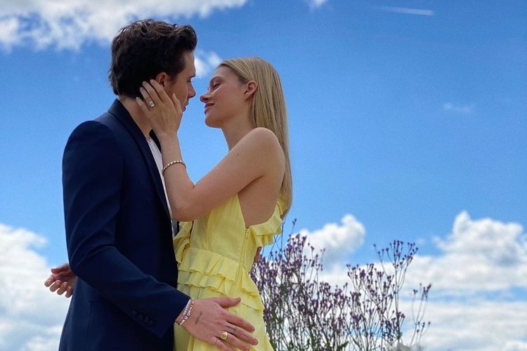 brooklyn-bekcham-bertunangan-dengan-kekasihnya-nicola-peltz.jpg