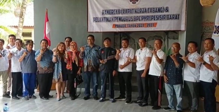 bupati-agus-istiqlal-berfoto-bersama.jpg