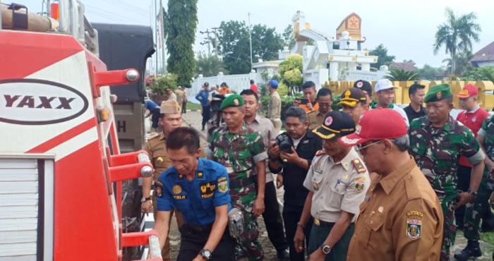 bupati-loekman-pantau-kesiapan-pos-damkar-bpbd-lamteng-di-gunung-sugih.jpg