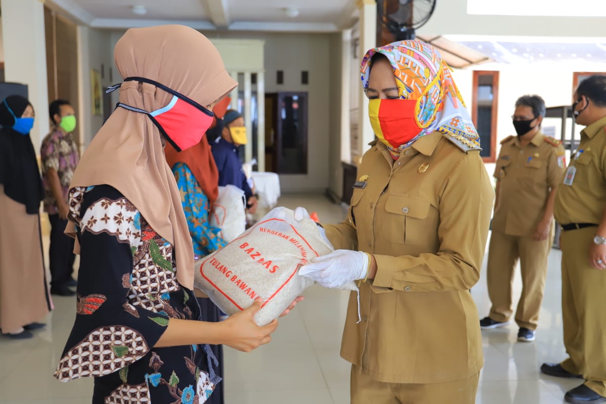 Kemendikbud Hentikan Tunjangan Profesi Guru PNS dan Non-PNS