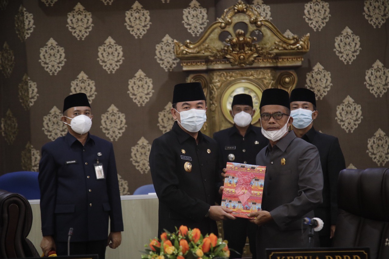 bupati-way-kanan-raden-adipati-sampaikan-lkpj-tahun-2020.jpg