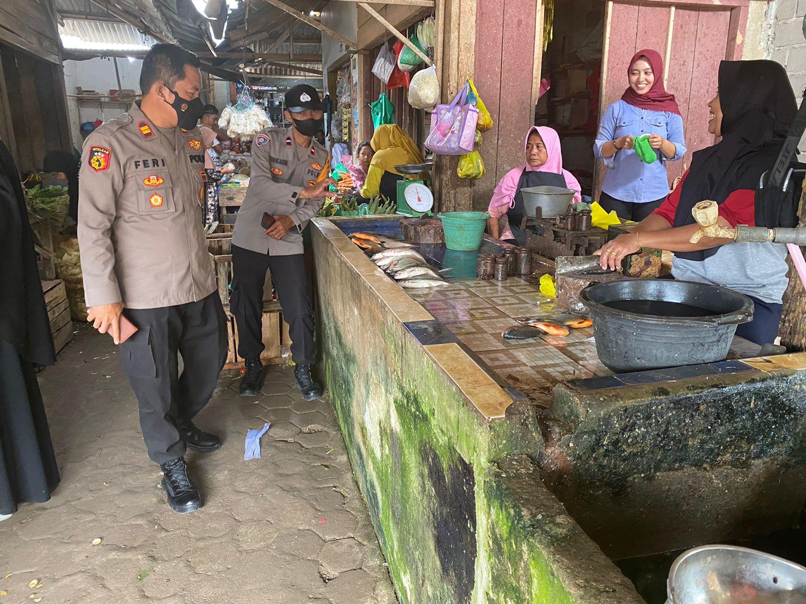 Minyak Goreng Curah di Pasar Kibang Budi Jaya Stabil di Harga Rp 14 Ribu/Liter