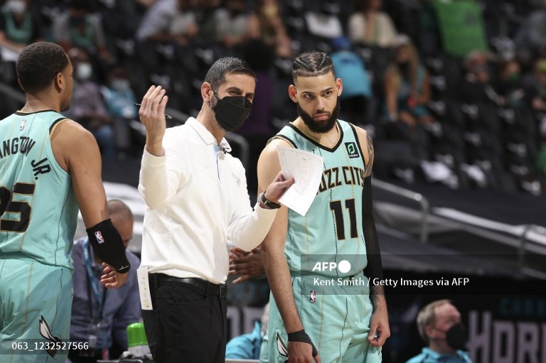 charlotte-hornets-perpanjangan-kontrak-kepala-pelatih-james-borrego-di-nba.jpg