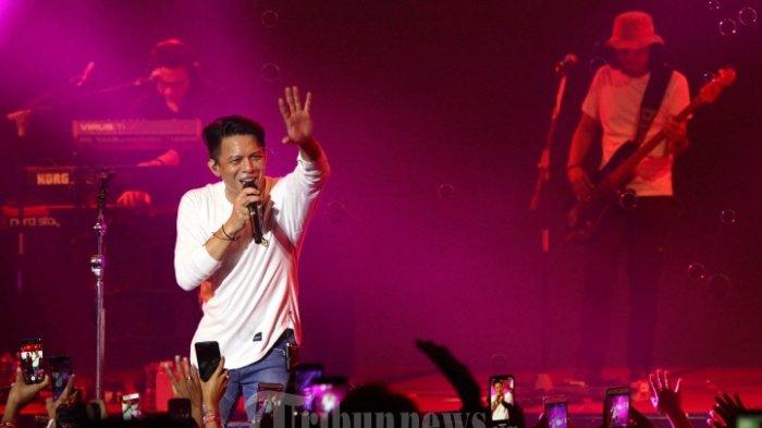 Chord Sahabat Milik Peterpan