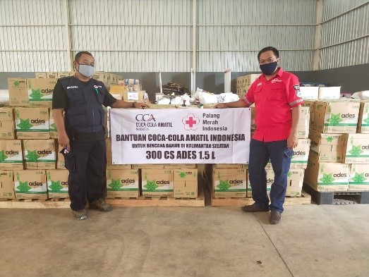 coca-cola-bantu-air-minum-bagi-korban-banjir-di-kalimantan-selatan.jpg