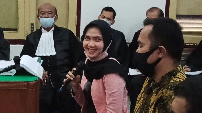 cut-rafika-lestari-dihadirkan-sebagai-saksi-dalam-sidang-kasus-pembunuhan-hakim-jamaluddin.jpg