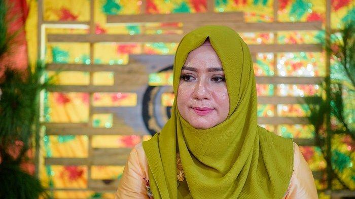 darwati-a-gani-istri-gubernur-non-aktif-aceh-irwandi-yusuf.jpg