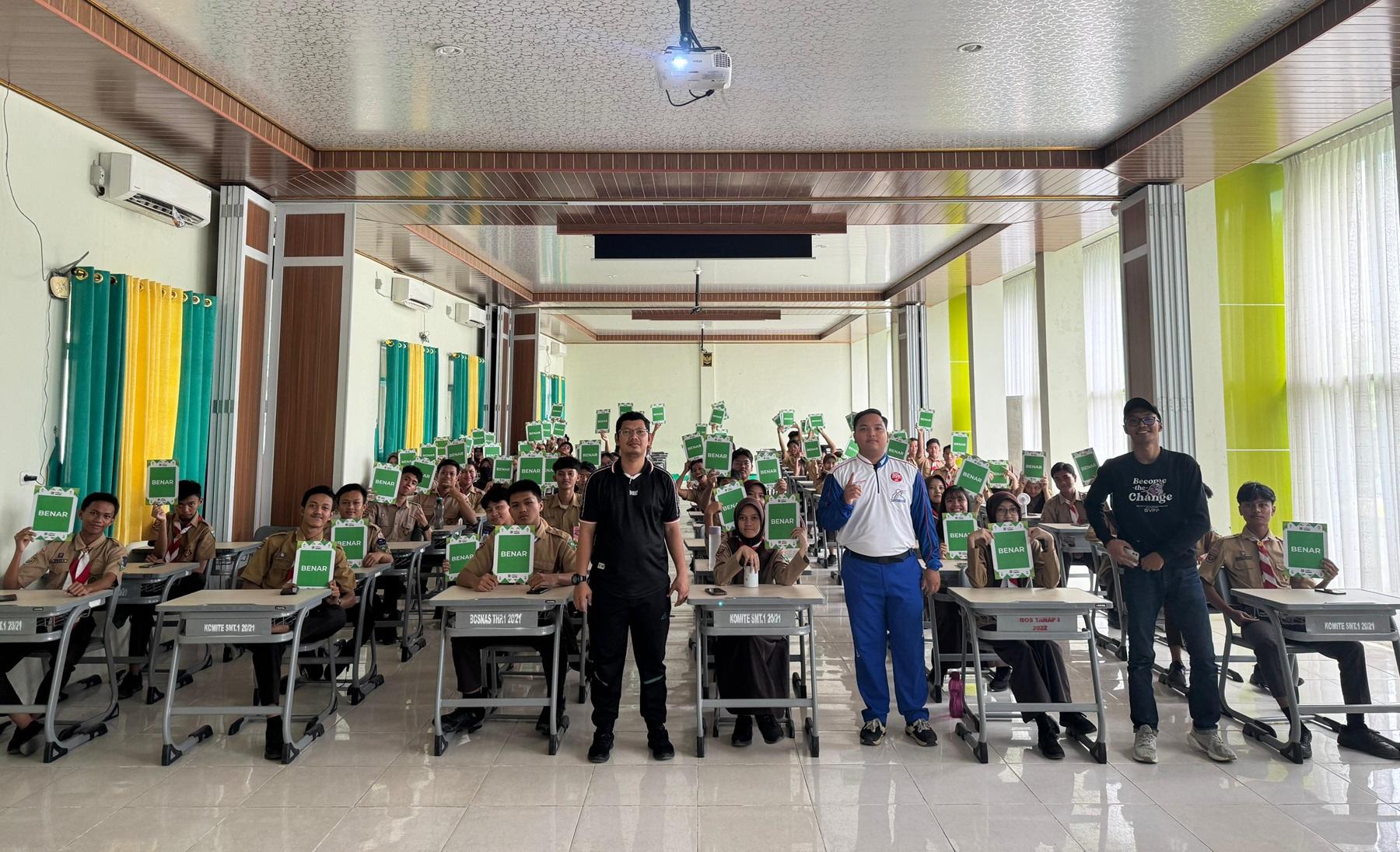 Peduli Keselamatan Berkendara, TDM Gelar Safety Riding di SMAN 5 Bandar Lampung - dealer-sepeda-motor-Honda-di-Lampung-sukses-menggelar-edukasi-Safety-Ridin231.jpg