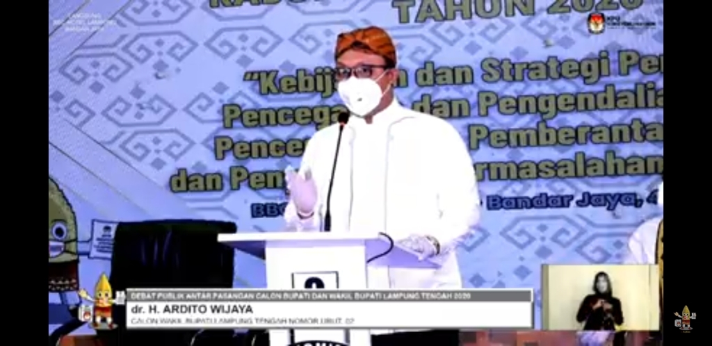 debat-calon-bupati-lampung-tengah-2020-loekman-2.jpg