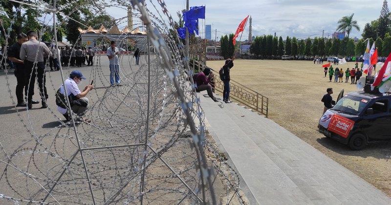 Ratusan Buruh dan Mahasiswa Demo di Lapangan Korpri Pemprov Lampung