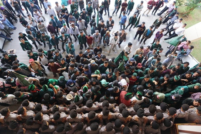 BREAKING NEWS - HMI Demo Lagi karena DPRD Ingkar Janji